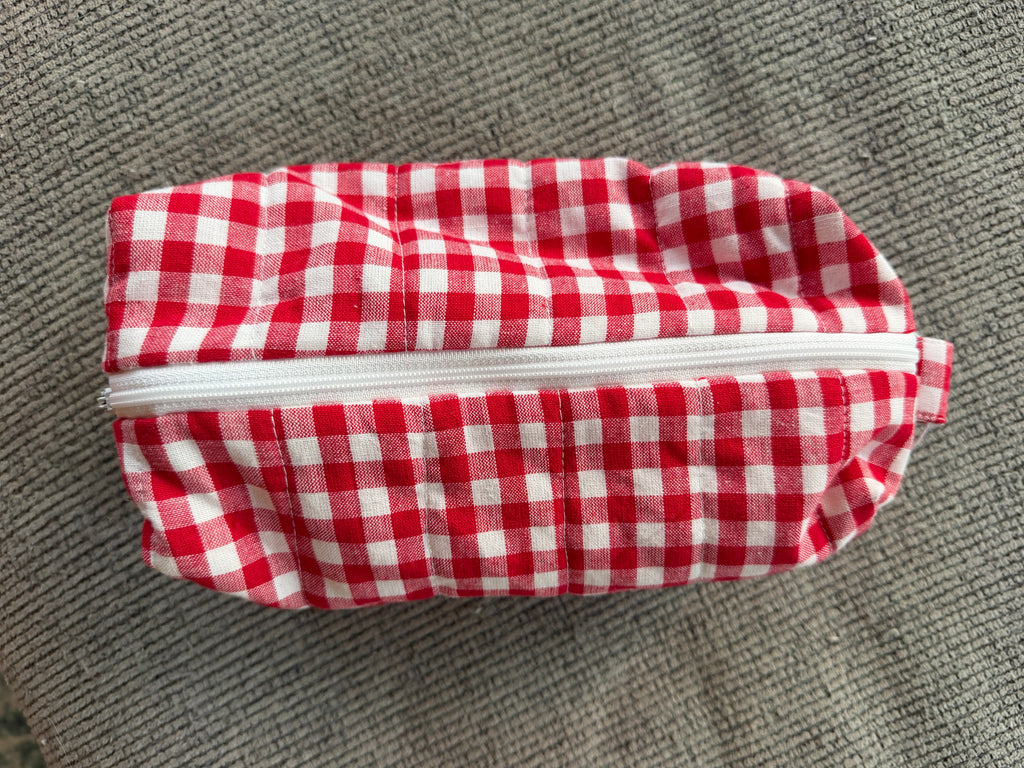 Gingham makeup bag- Red