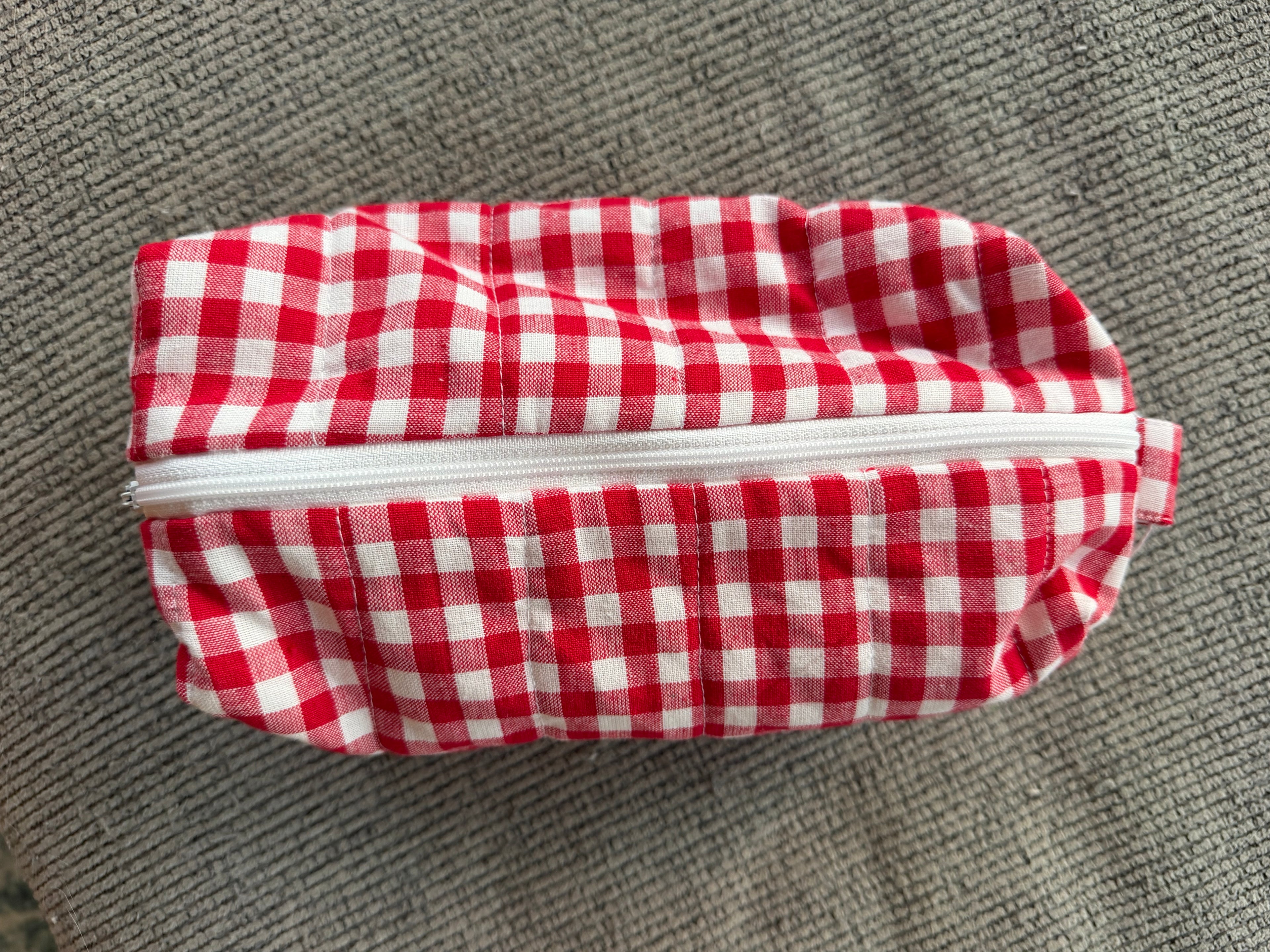 Gingham makeup bag- Red