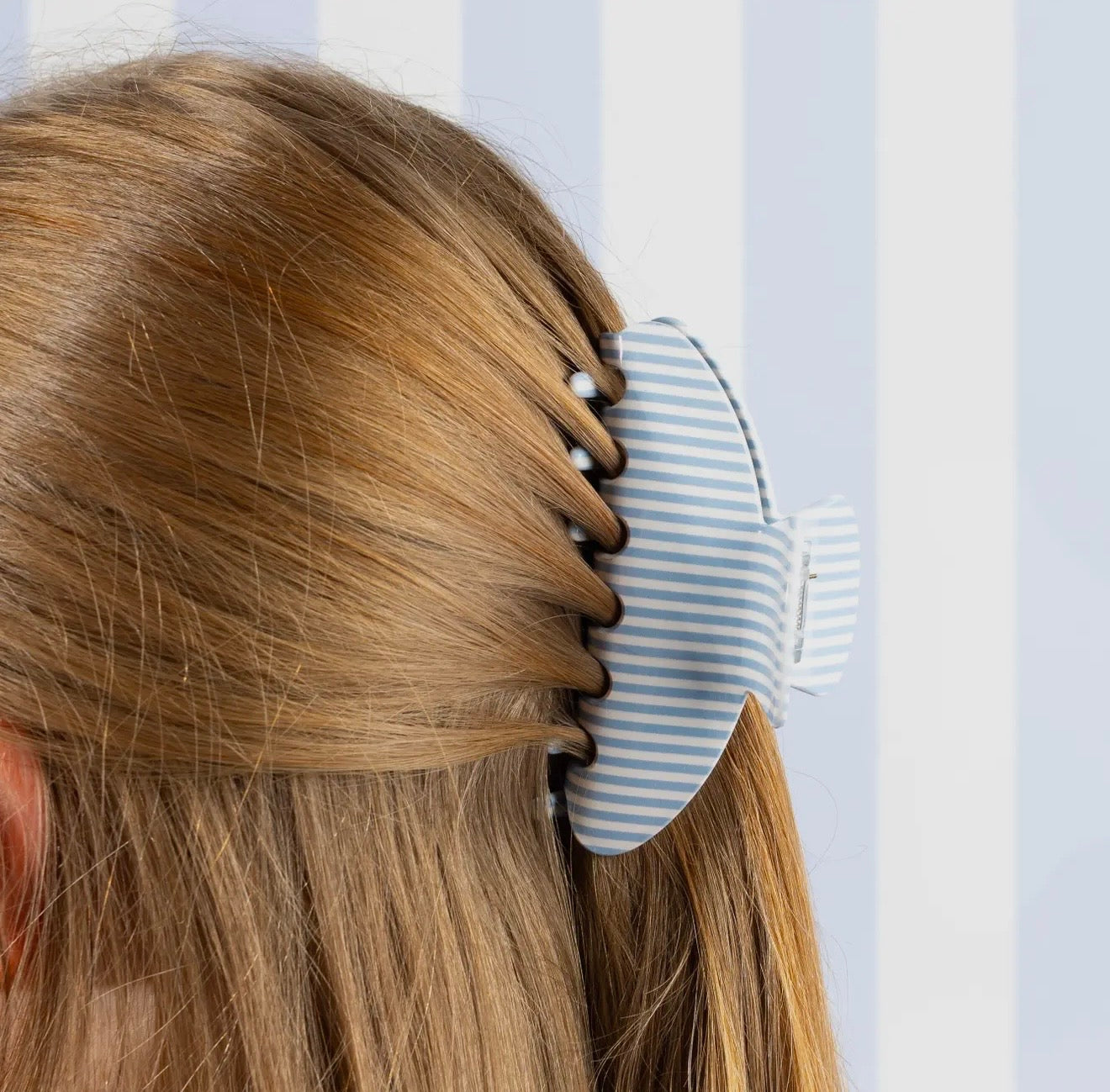 Tide Stripe Claw Clip